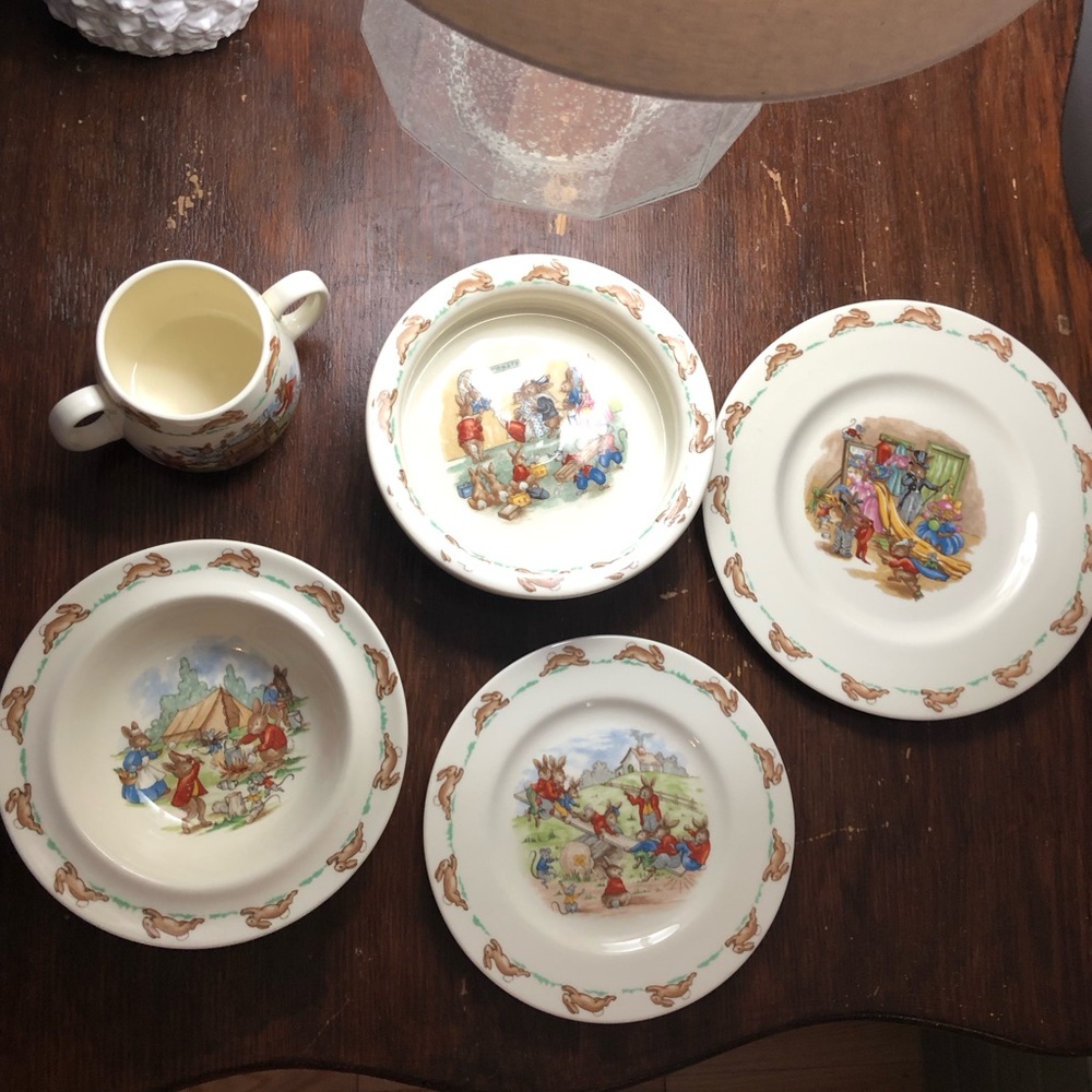 Vintage Royal Doulton 5 piece set Children's Bunnykins Dinnerware Set 1970’s - Picture 3 of 10